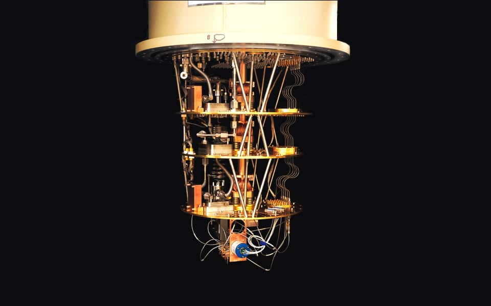 Cryogenic quantum testbed inside a research laboratory